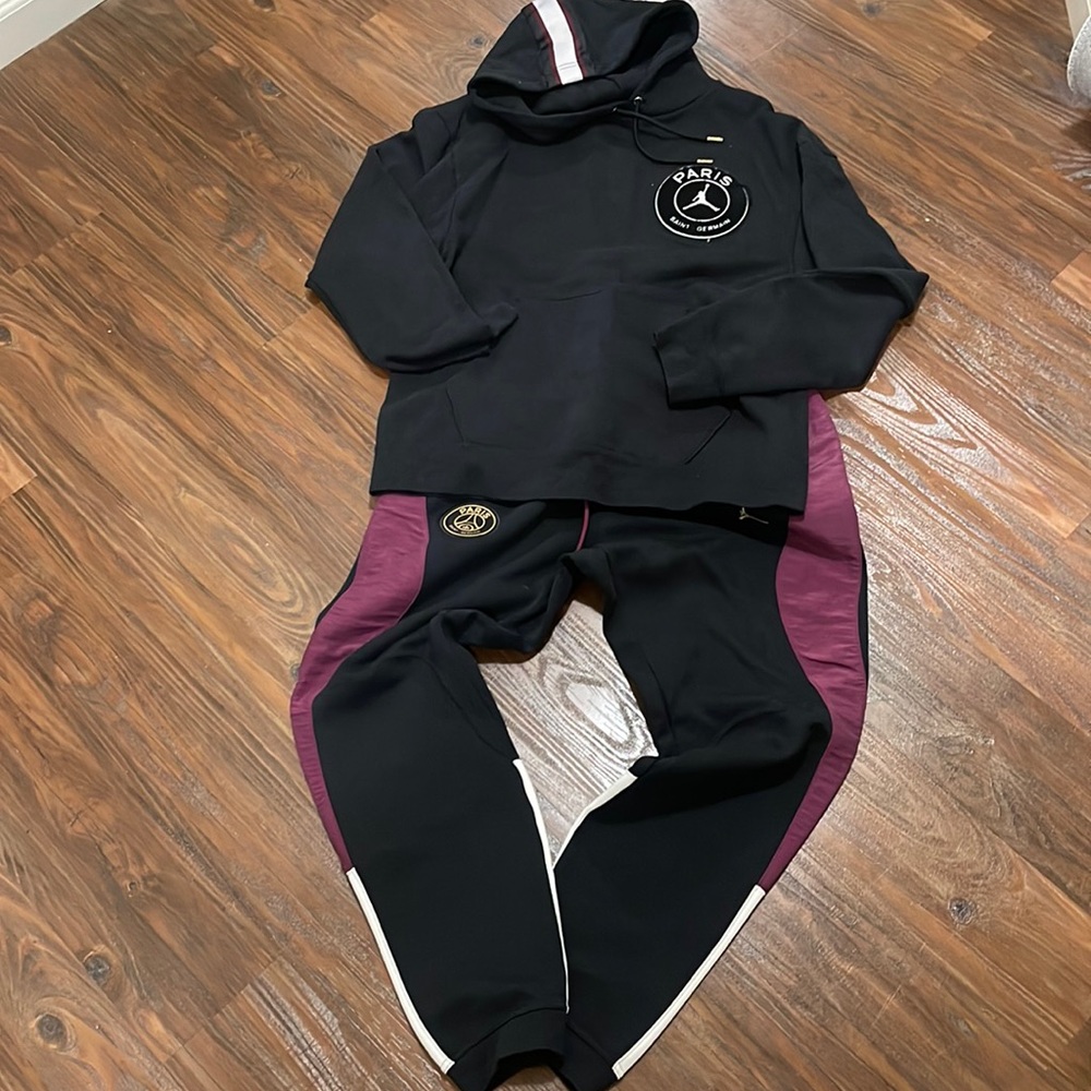 Jordan’s PARIS SAINT- GERMAN sweat set